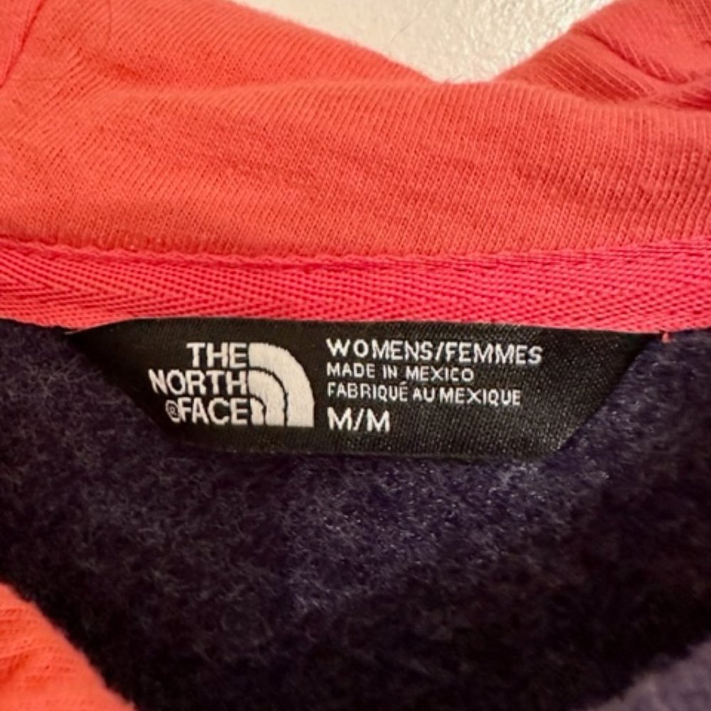 Women's Hoodie The North Face Medium Purple Spell Out Logo Hooded Sweatshirt - Picture 4 of 6